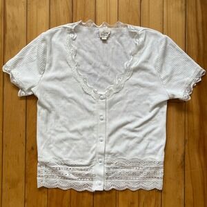 Dainty Caution to the Wind White Lace Trim Ribbed Button Up Short Sleeve Top M